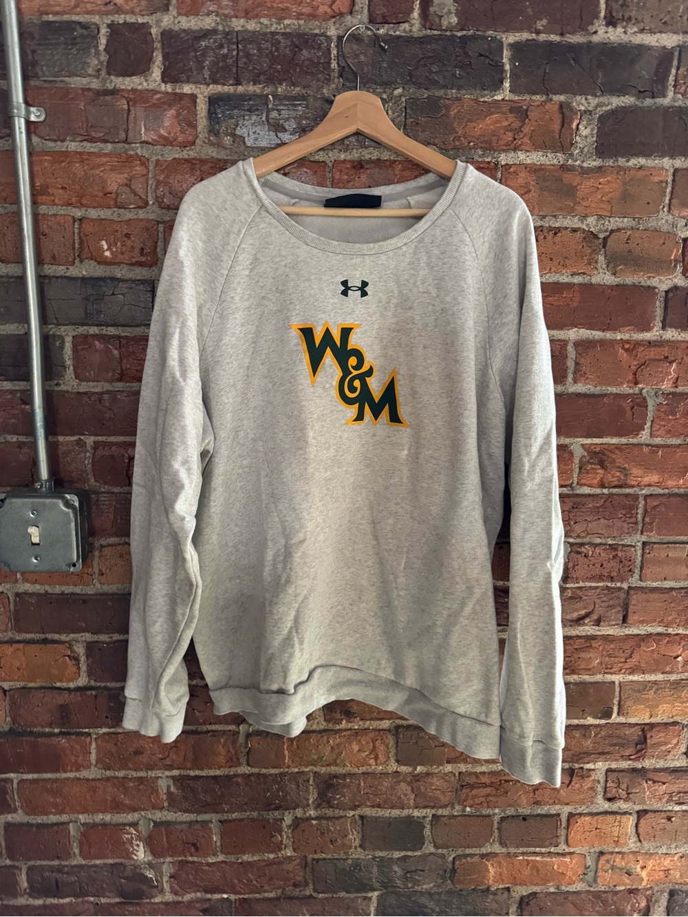 Under Armour Grey Crewneck Sweatshirt with Gold & Green W&M Logo Size 2X